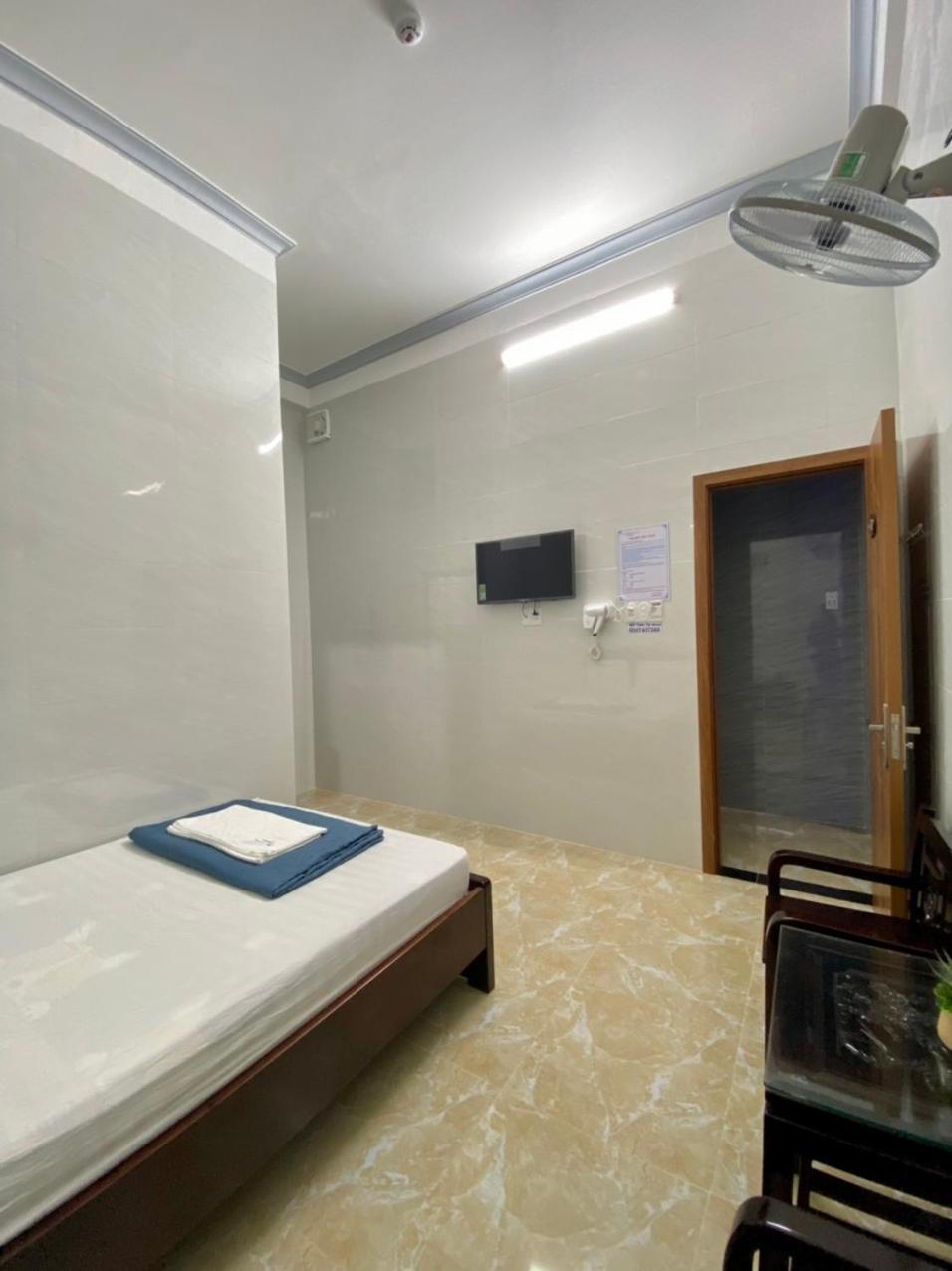 Nha Nghi Duy Tan Motel 140 Nguyen Du 0353007568 Quang Ngai Exterior photo